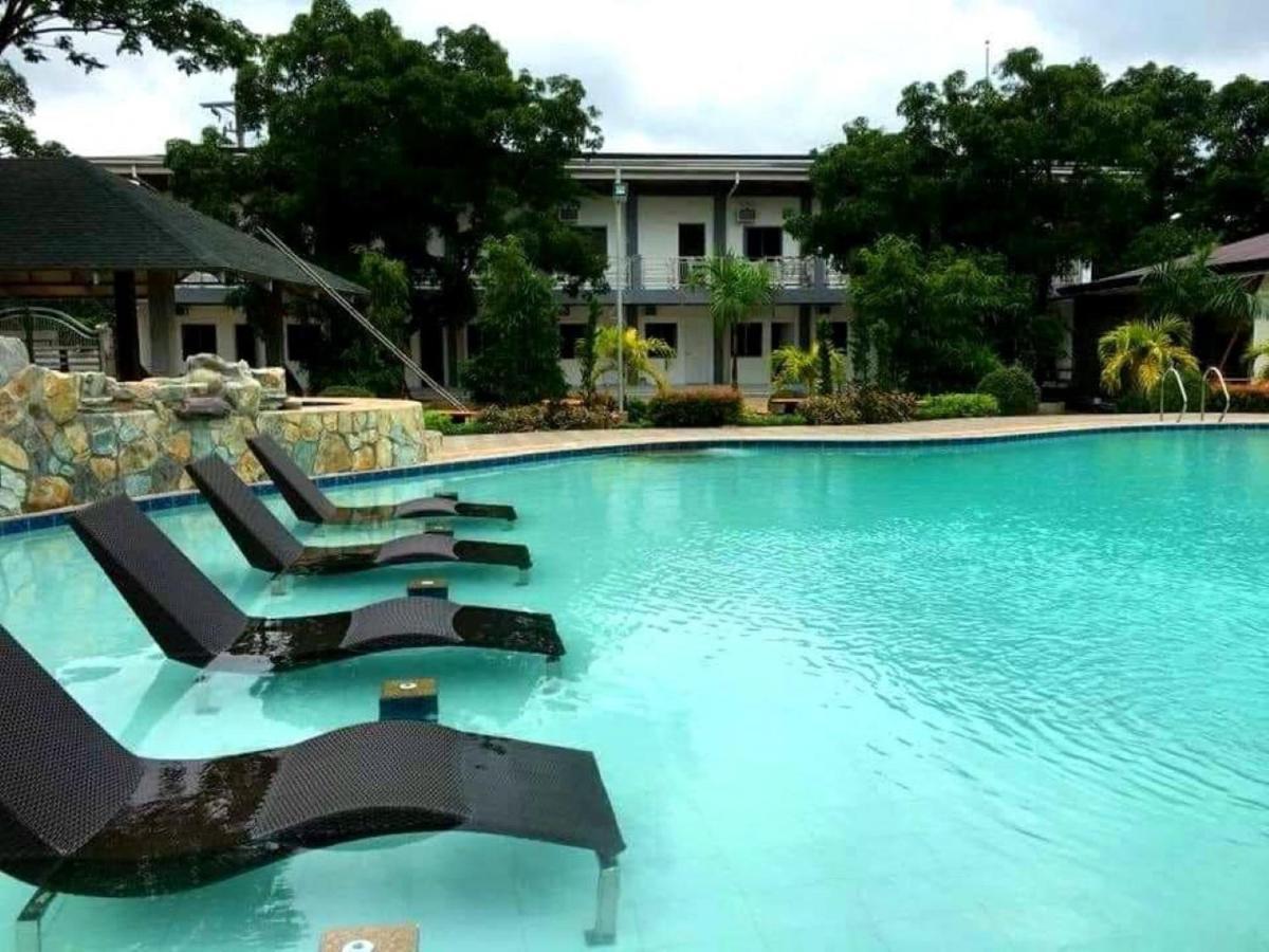 Floating Sanctuary Resort Powered By Cocotel Bulacan Exterior photo
