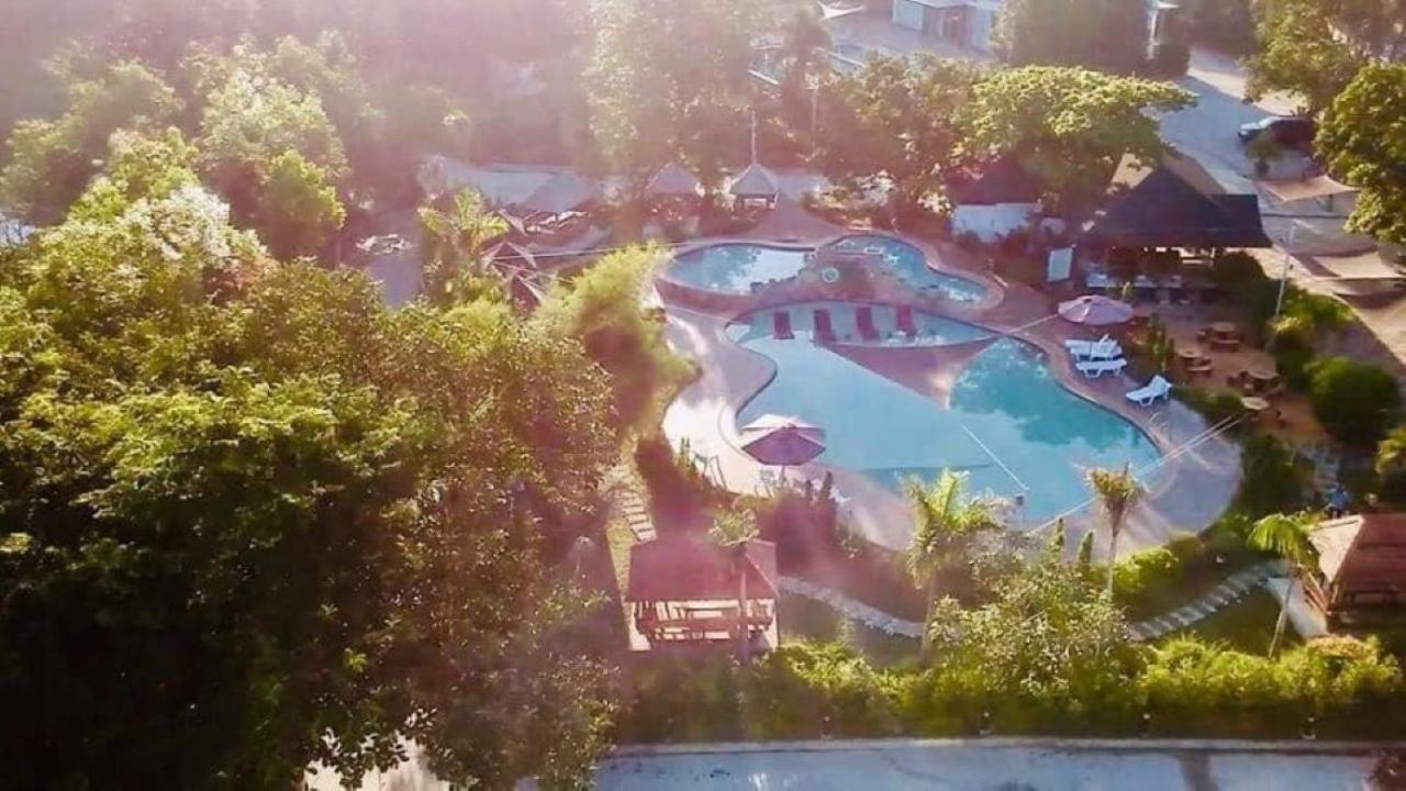 Floating Sanctuary Resort Powered By Cocotel Bulacan Exterior photo